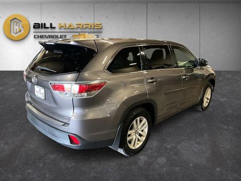 Used 2016 Toyota Highlander LE w/ Protection Package #3 AWD/4WD image 2