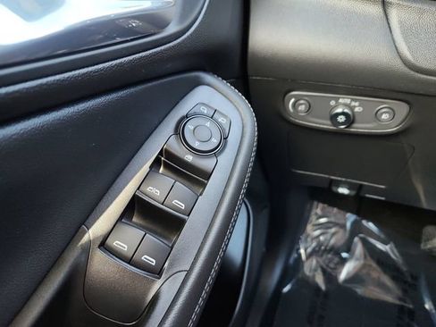 Used 2022 Buick Encore GX Preferred w/ Cold Weather Comfort Package FWD image 36
