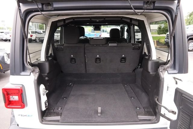 Used 2024 Jeep Wrangler Unlimited Rubicon 4xe AWD/4WD image 7