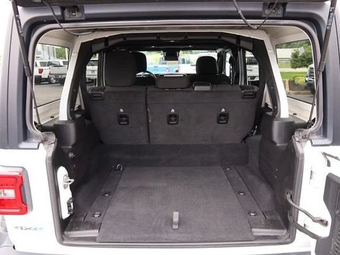 Used 2024 Jeep Wrangler Unlimited Rubicon 4xe AWD/4WD image 7