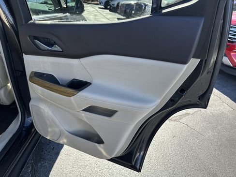 Used 2017 GMC Acadia Denali image 18