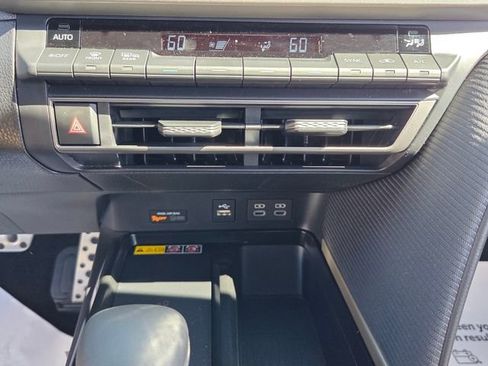 Used 2026 Toyota Camry SE w/ Convenience Package FWD image 19