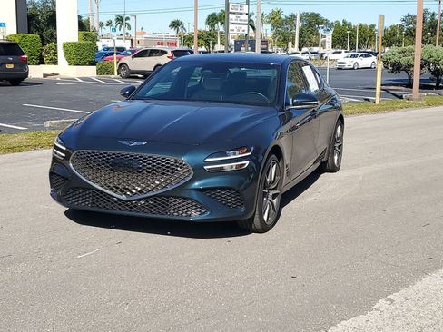 Used 2025 Genesis G70 2.5T image 9