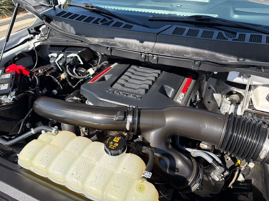 Used 2025 Ford F150 Raptor AWD/4WD image 18