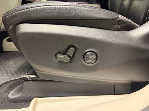 Used 2022 Chrysler Pacifica Touring-L FWD image 15