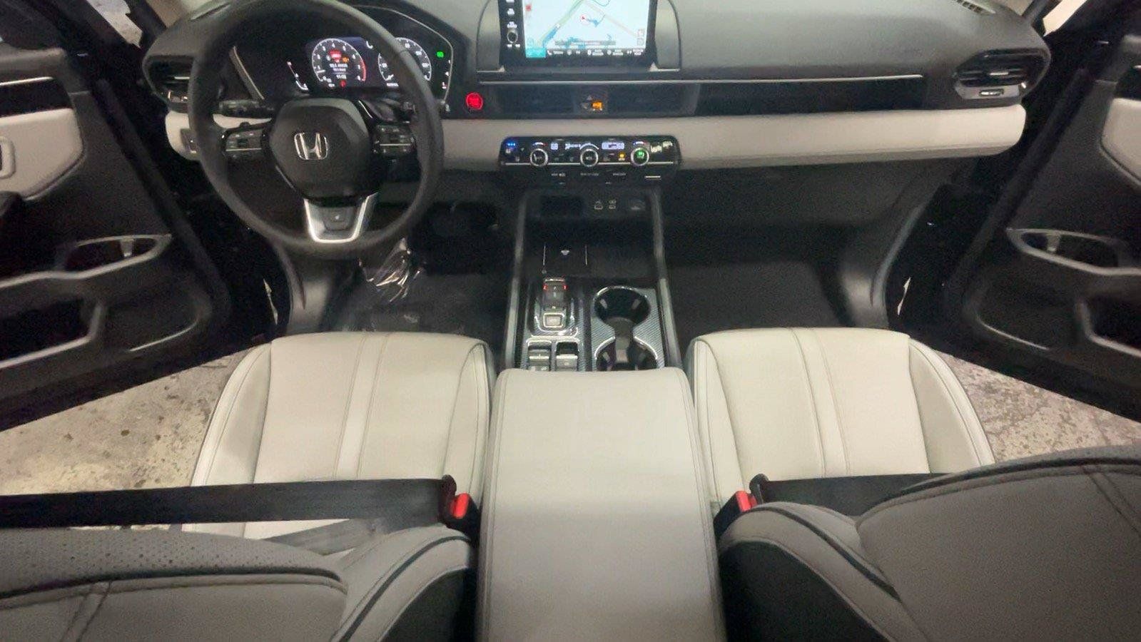 Used 2025 Honda Pilot Elite image 26