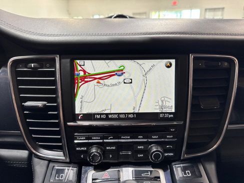 Used 2014 Porsche Panamera 4S Executive image 66