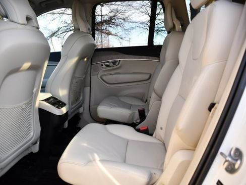 Certified 2024 Volvo XC90 B6 Plus w/ Protection Package image 19