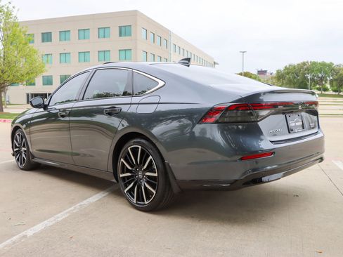 Used 2024 Honda Accord Touring image 5