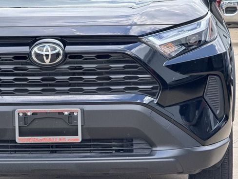 Used 2025 Toyota RAV4 LE AWD/4WD image 9