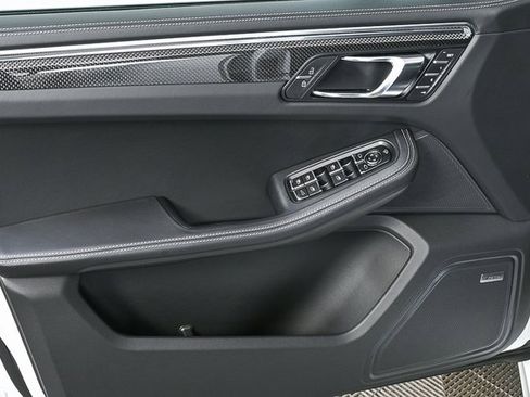 New 2026 Porsche Macan GTS image 8