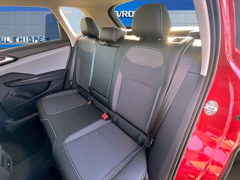 Used 2023 Volkswagen Taos SE w/ Panoramic Sunroof Package image 22