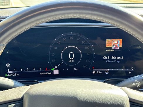 Used 2021 Cadillac Escalade Premium Luxury image 30