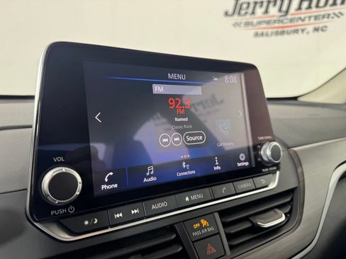 Used 2025 Nissan Altima 2.5 SV FWD image 18