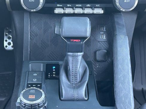 Used 2025 Toyota Tacoma TRD Sport AWD/4WD image 20