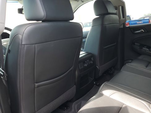 Used 2020 Chevrolet Suburban LT AWD/4WD image 12