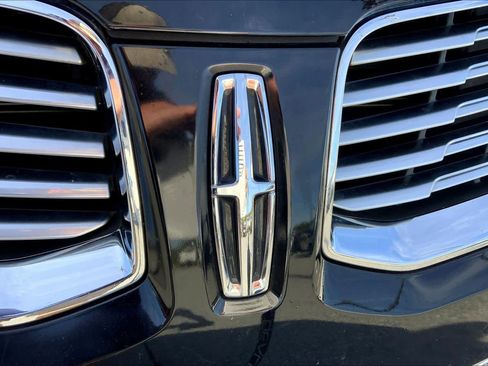 Used 2018 Lincoln MKX Reserve w/ Driver Assistance Package image 29