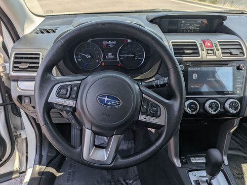 Used 2018 Subaru Forester 2.5i Premium AWD/4WD image 16