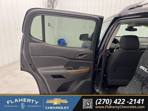 Used 2023 GMC Acadia SLE w/ Driver Convenience Package image 10