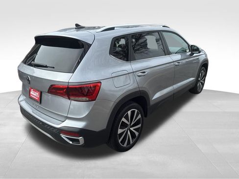 Used 2024 Volkswagen Taos SE FWD image 23