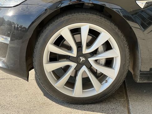 Used 2018 Tesla Model 3 Mid Range RWD image 5