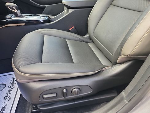 Used 2024 Chevrolet Trax ACTIV w/ Sunroof Package image 24