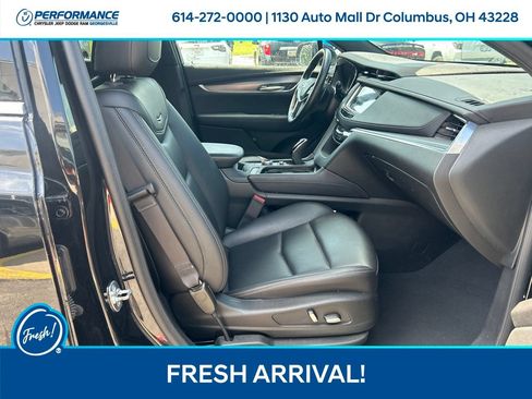 Used 2025 Cadillac XT5 Luxury AWD/4WD image 16