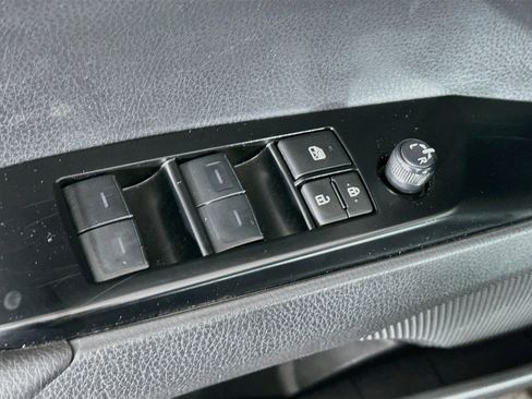 Used 2025 Toyota Camry LE FWD image 15