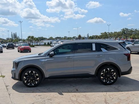 Certified 2025 Kia Sorento SX FWD image 4