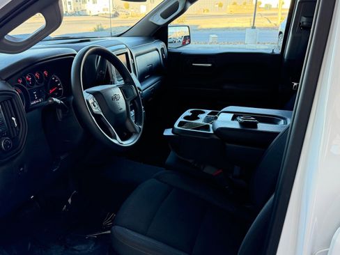 Used 2025 Chevrolet Silverado 1500 Custom Trail Boss w/ LPO, Dark Essentials Package image 16