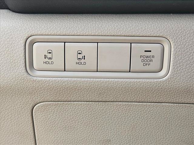 Used 2022 Kia Carnival LX FWD image 12