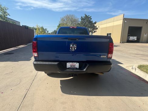 Used 2018 RAM 1500 Express RWD image 3