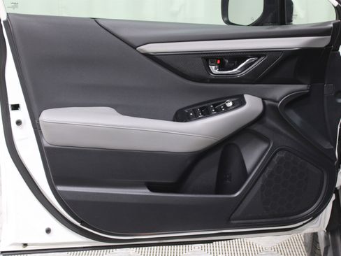 Used 2021 Subaru Outback Premium image 6