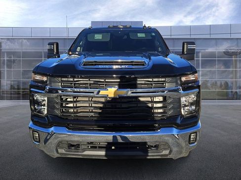 Used 2025 Chevrolet Silverado 3500 LT w/ Convenience Package image 3