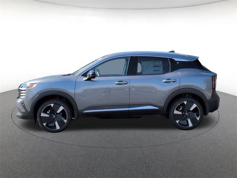 New 2026 Nissan Kicks SR w/ Cold Weather Package image 8
