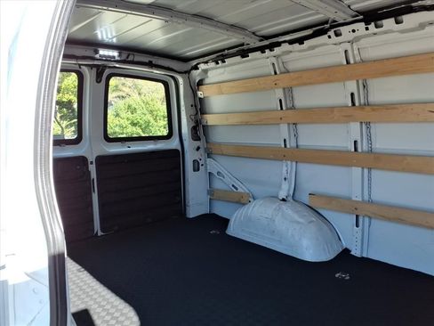 Used 2023 GMC Savana 2500 w/ Driver Convenience Package image 10