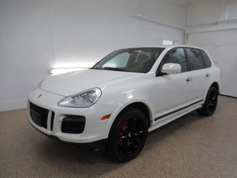 Used 2010 Porsche Cayenne GTS AWD/4WD image 2