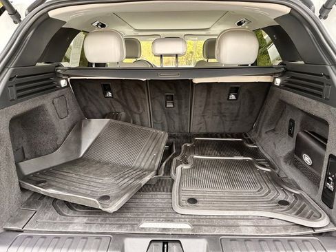 Used 2024 Land Rover Range Rover Sport SE image 18