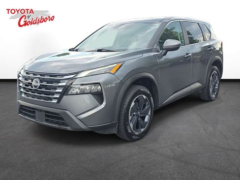 Used 2025 Nissan Rogue SV AWD/4WD image 1