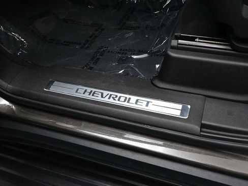 Used 2021 Chevrolet Tahoe Premier w/ Premium Package AWD/4WD image 11
