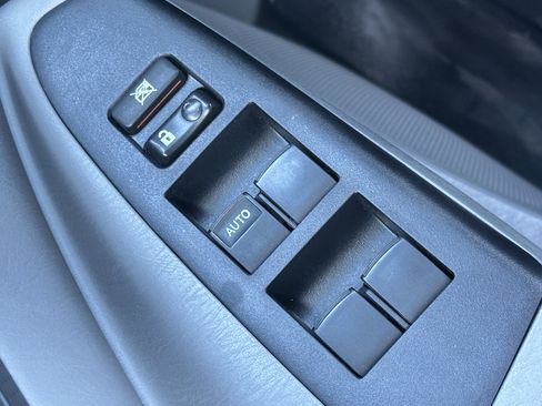 Used 2015 Toyota Tacoma w/ SR5 Package image 40