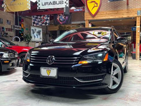 Used 2012 Volkswagen Passat 2.5 SE FWD image 1
