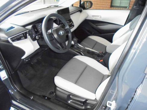 Used 2024 Toyota Corolla LE FWD image 7