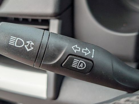 Used 2024 GMC Terrain SLT w/ Elevation Edition image 26