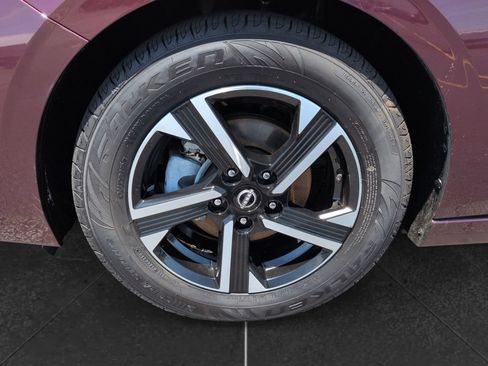 Used 2024 Nissan Sentra SV FWD image 12