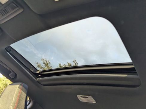 Used 2018 Honda Civic Si image 25