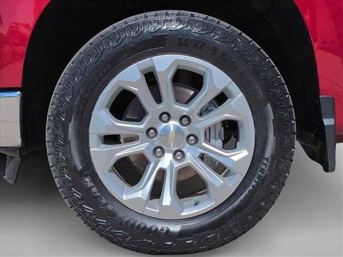 Used 2023 Chevrolet Silverado 1500 LTZ AWD/4WD image 23