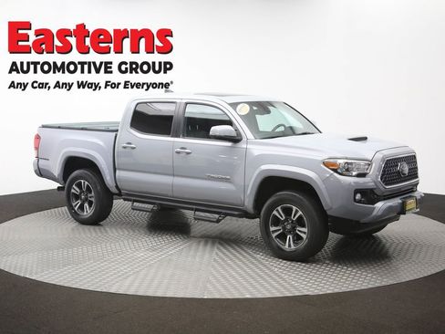 Used 2018 Toyota Tacoma TRD Sport AWD/4WD image 51