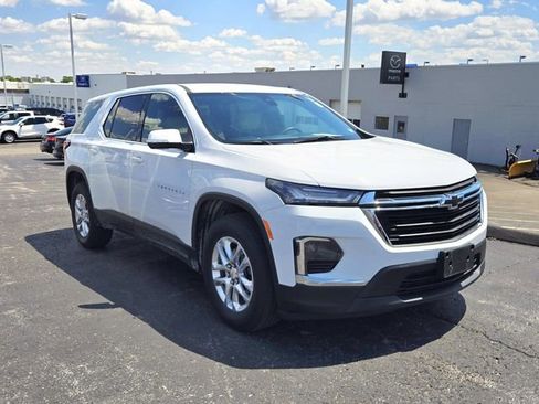 Used 2024 Chevrolet Traverse LS w/ Safety Package FWD image 4