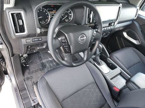 Certified 2025 Nissan Frontier SV RWD image 11